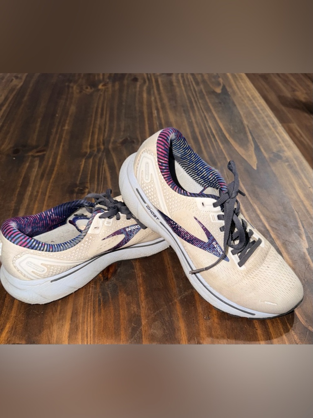 Brooks Ghost 14 Women's Cream Sneakers with Purple and Navy Trim